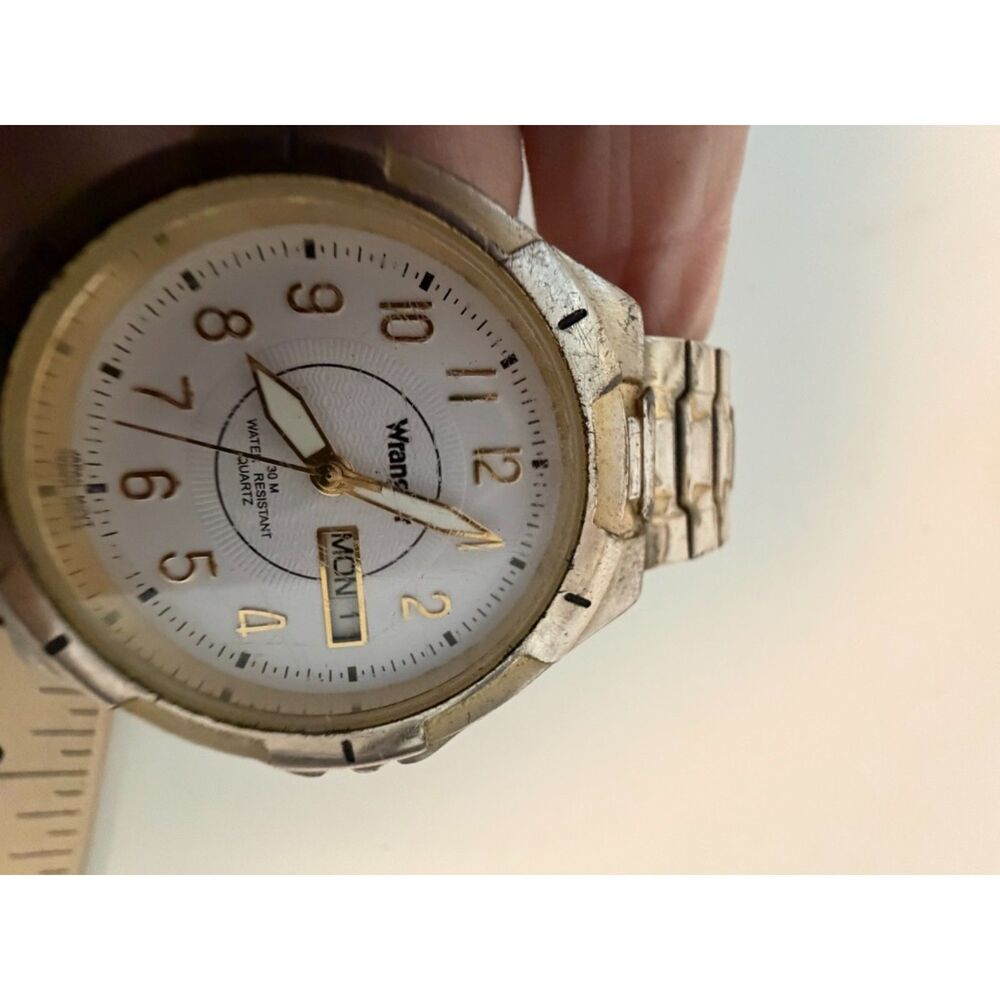 Wrangler hero 91161 gold tone wristwatch